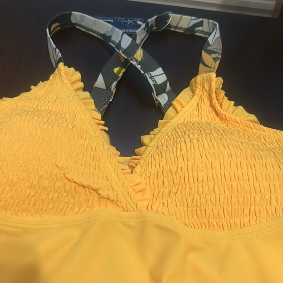 Summer Mae V-Neck Tankini Smocked Top with Boy Shorts Tummy Control Swimsuit - Picture 4 of 12